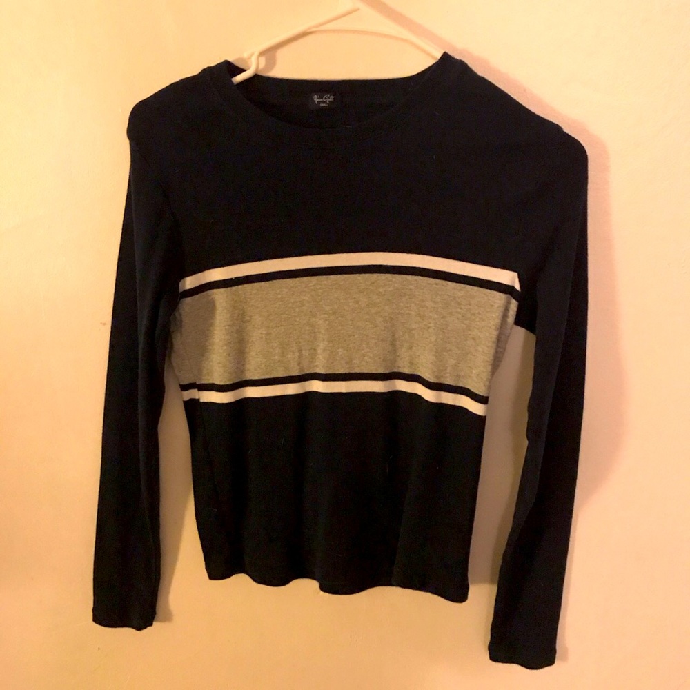 Brandy Melville long sleeve top super cute.